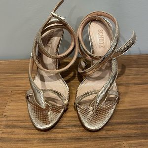 BRAND NEW NEVER WORK Schutz heels